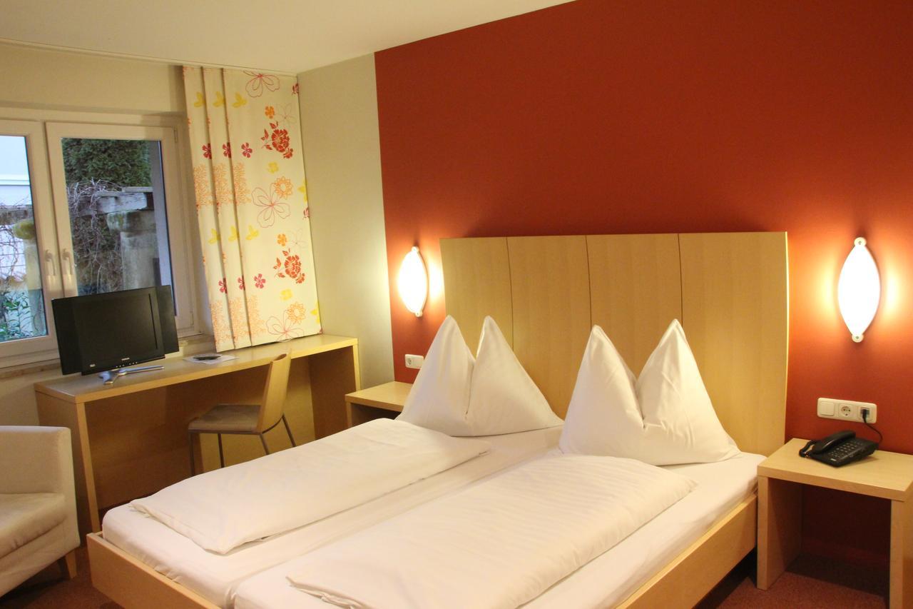 Hotel Alhartinger Hof Леондинг Номер фото